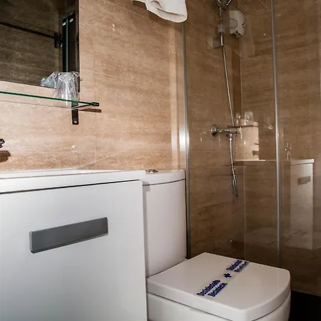 Alojamientos Rooms Catamaran Castro Urdiales
