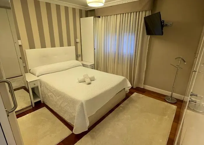 Catamaran * Кастро-Урдиалес